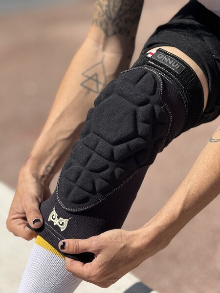 Rodillera Shock Sleeve Pro Gasket - Edición Mery Muñoz
