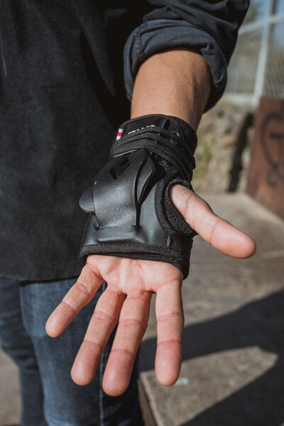 ST Evo Wristguard
