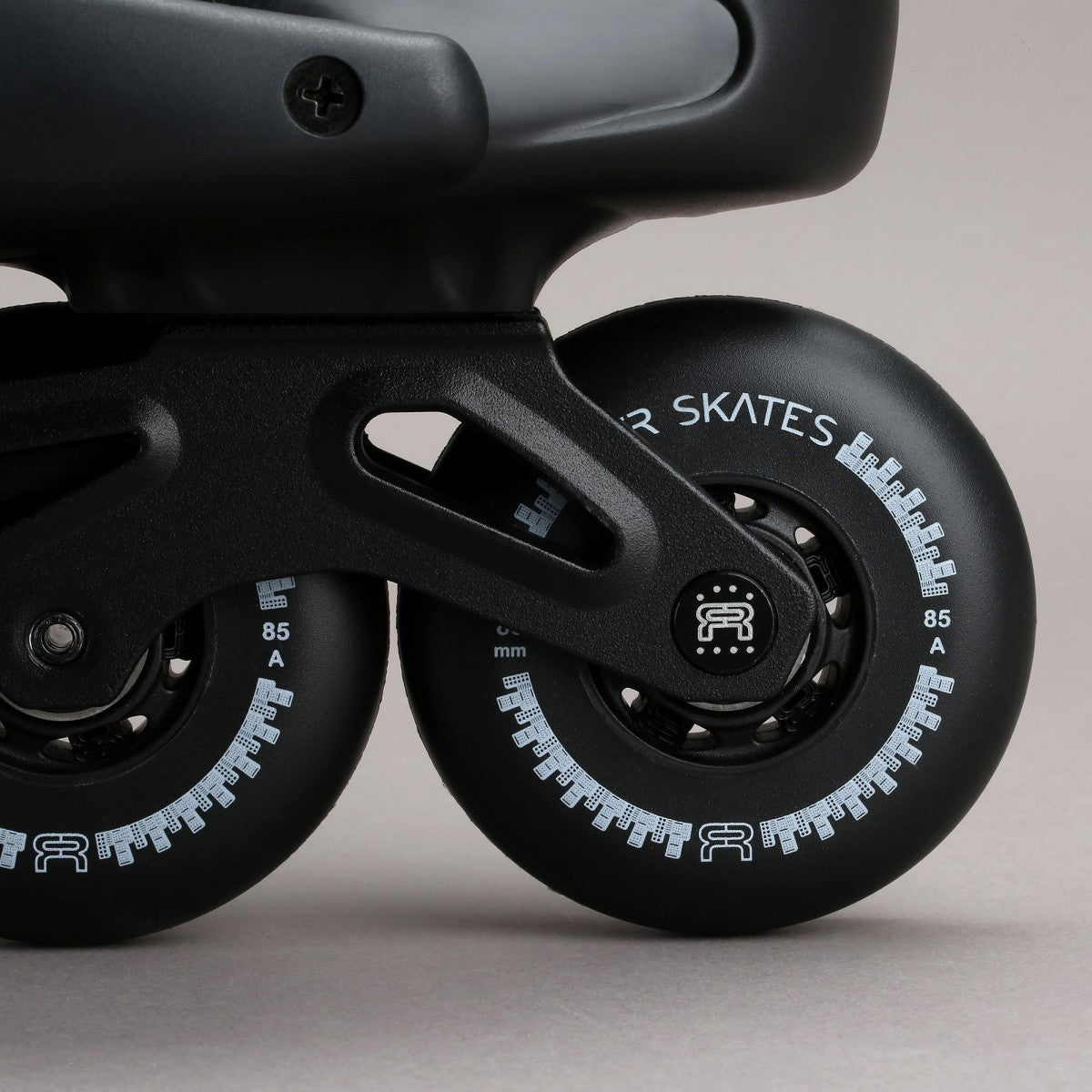 FR3 80 Black