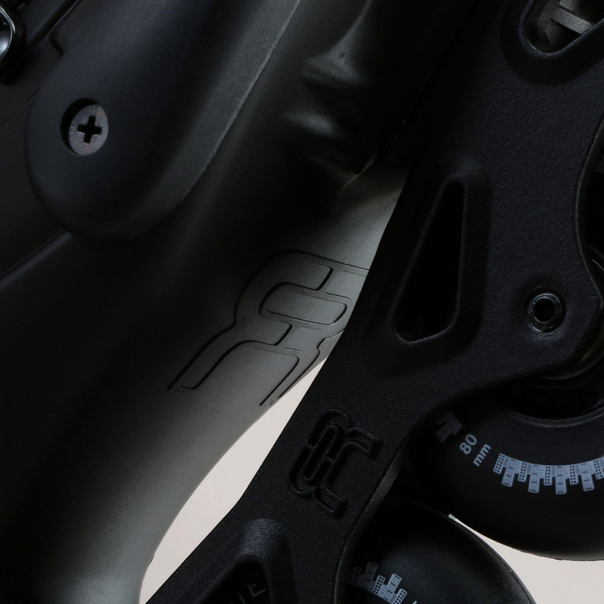 FR3 80 Black