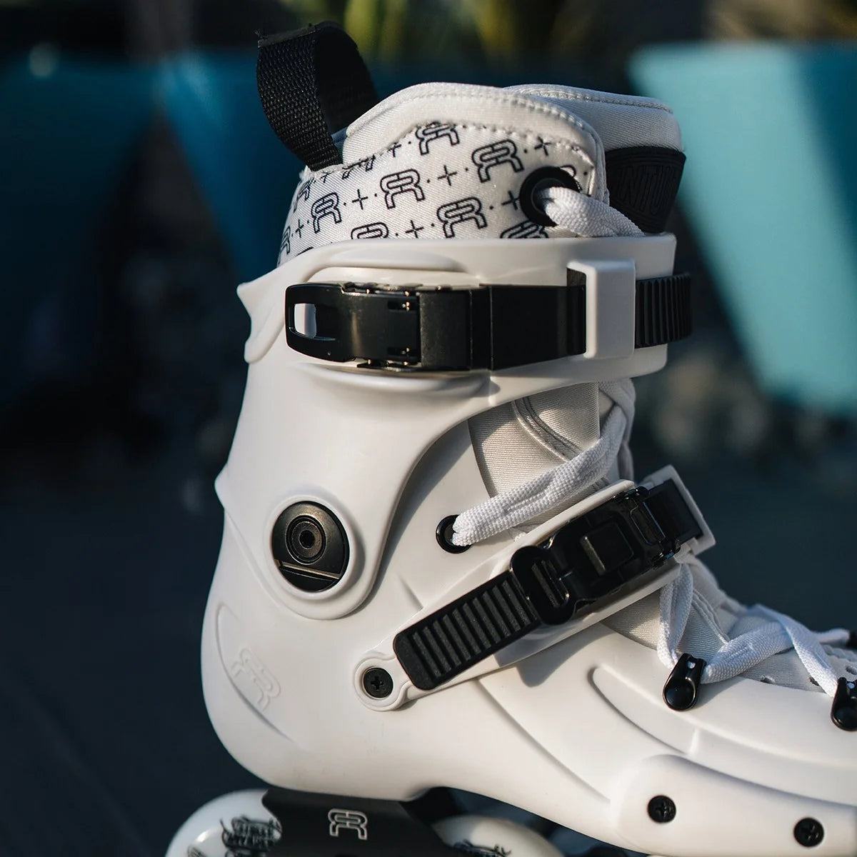 FR Skates FR1 80 Deluxe Intuition White freeride inline skates for advanced skaters